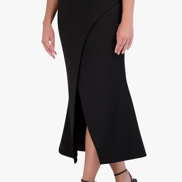 BCBGMAXAZRIA Women’s Crepe Maxi Skirt. Size 6 - Picture 6 of 6